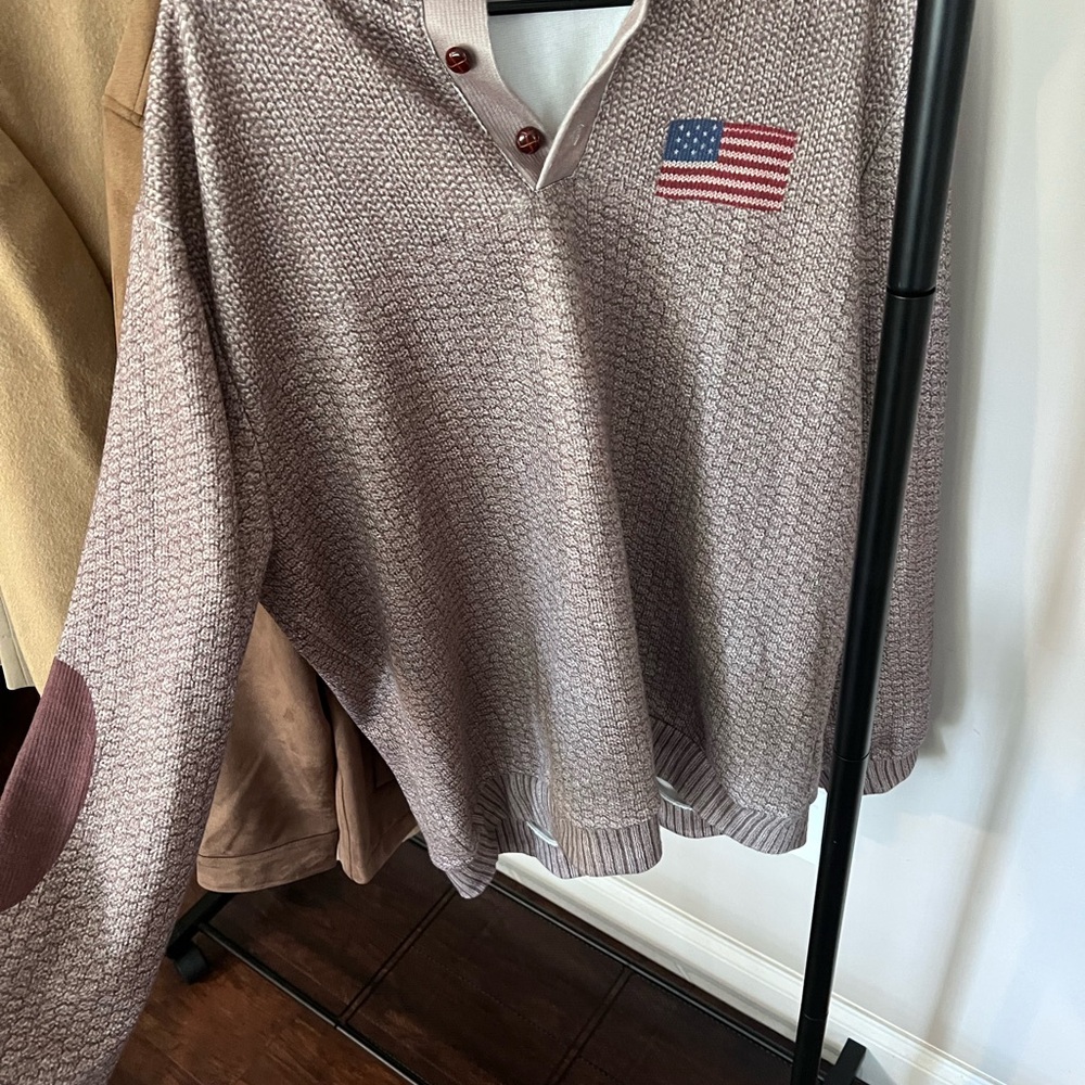 Source Unknown Gray Sweater with Flag Patch